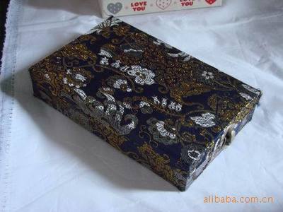 動漫元素在禮品包裝盒設(shè)計中的創(chuàng)意應(yīng)用
